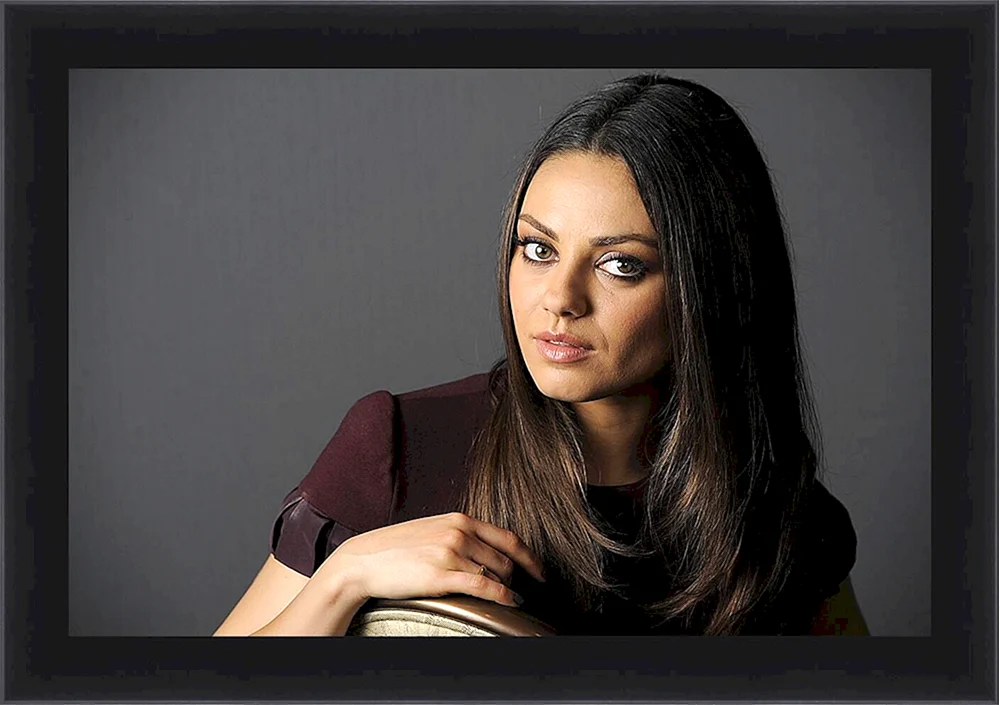 Mila Kunis Heterochromie