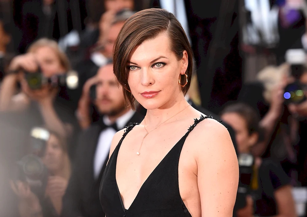 Milla Jovovich Haarschnitt