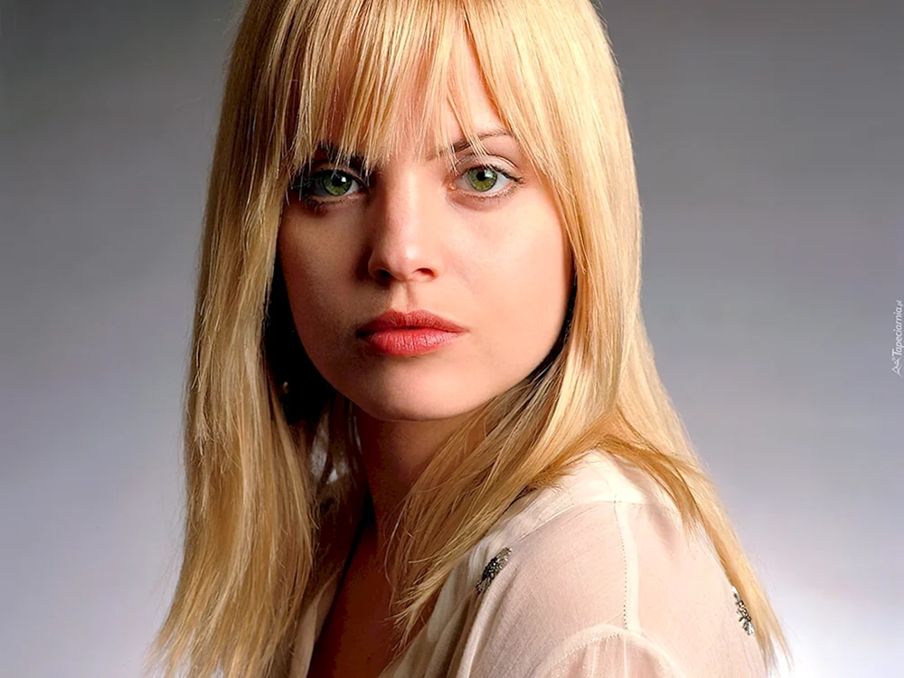 Mina Suvari 2000