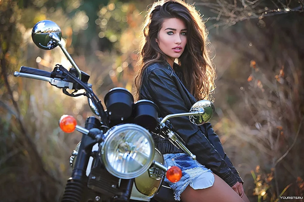 Miranda Kerr Fotoshooting mit Motorrad