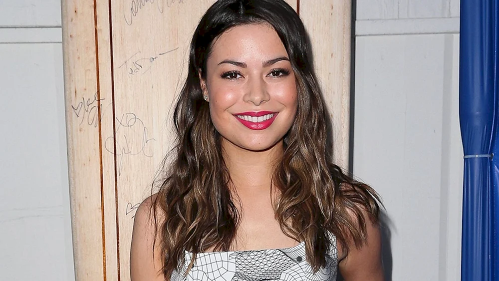 Miranda Cosgrove 2022