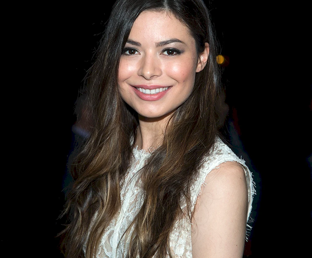Miranda Cosgrove 2024