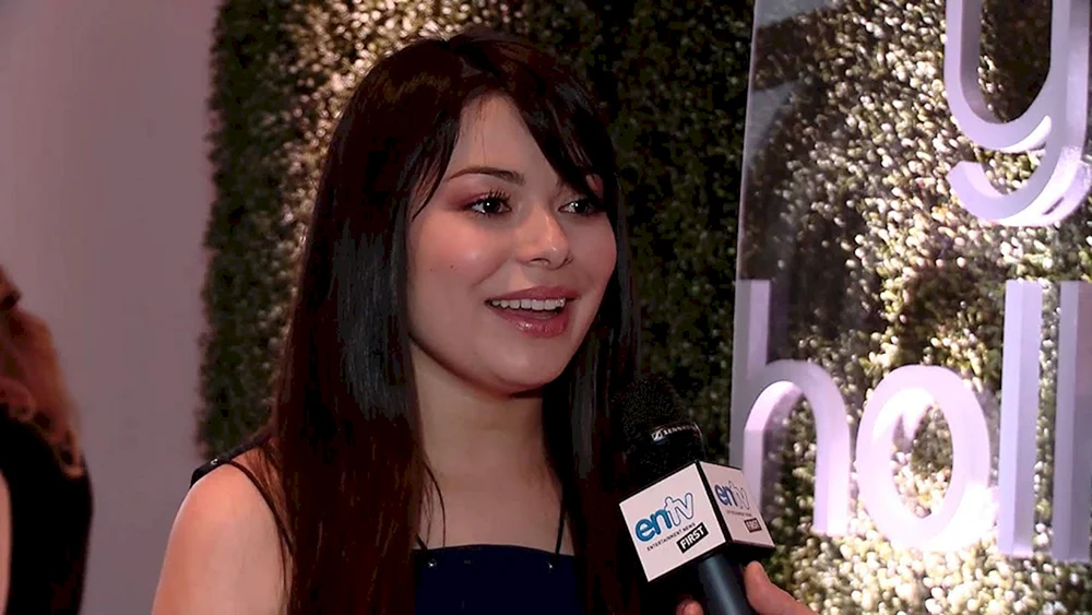Miranda Cosgrove Träne 2024