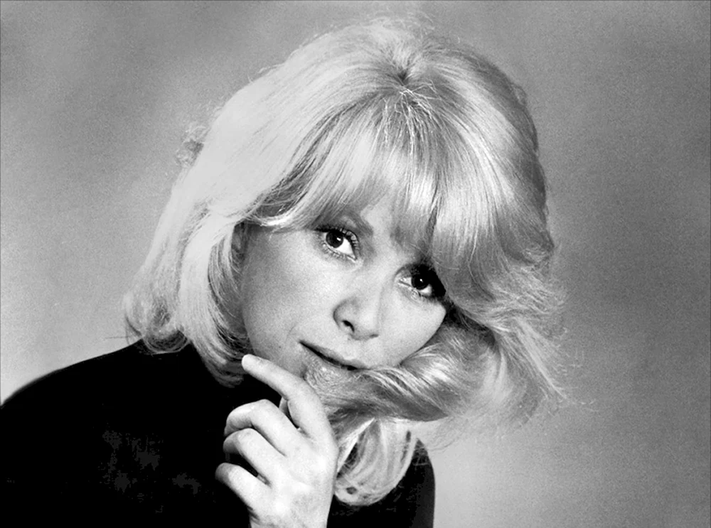 Mireille darc