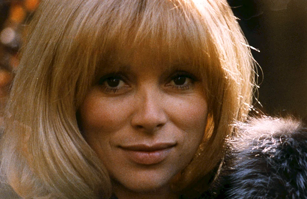 Mireille darc