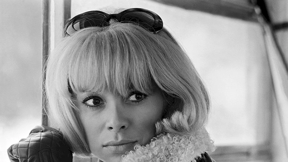 Mireille darc