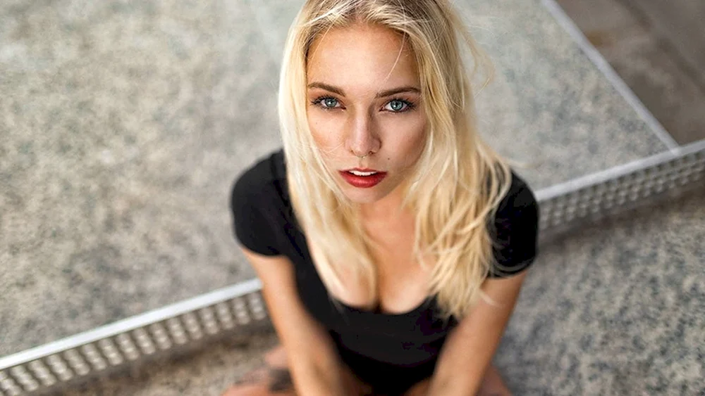 Miro Hoffman blond