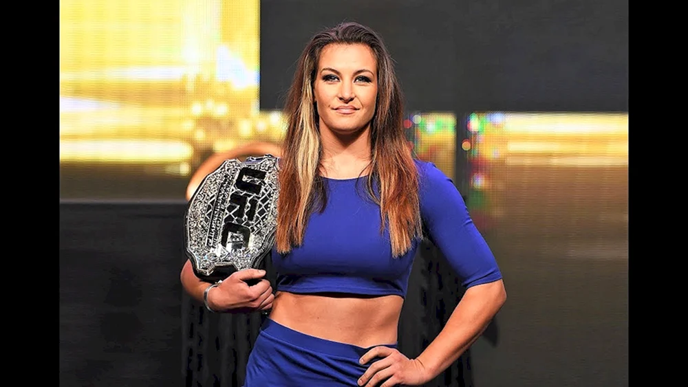 Miesha Tate yoofs in life