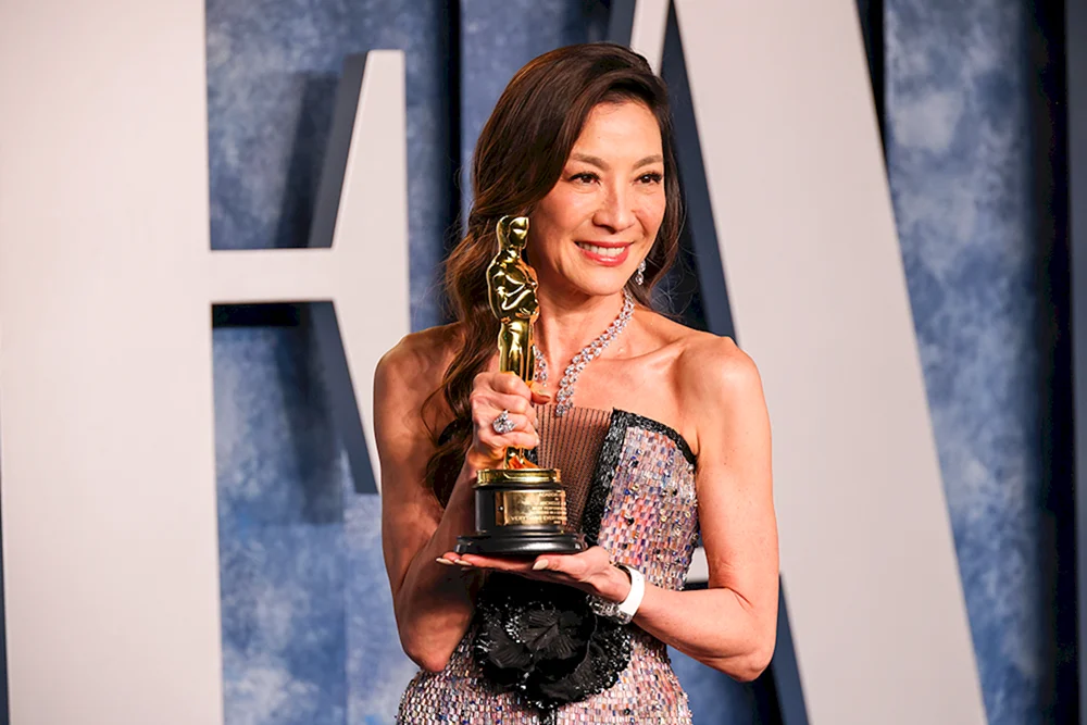 Michelle Yeoh Oscar 2023