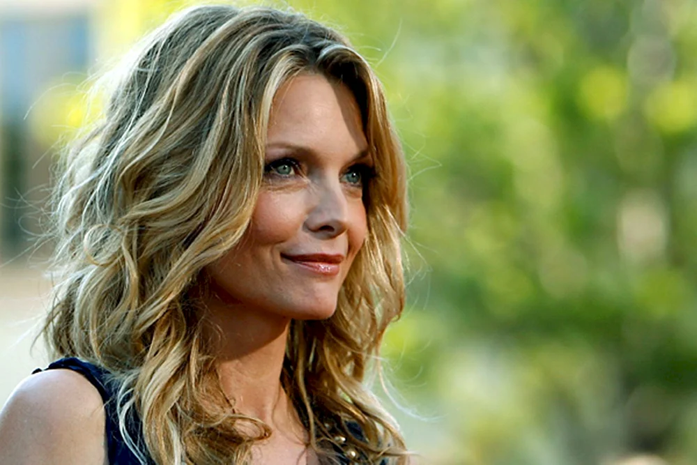 Michelle Pfeiffer. Pfeiffer