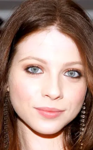 Michelle Trachtenberg 2021