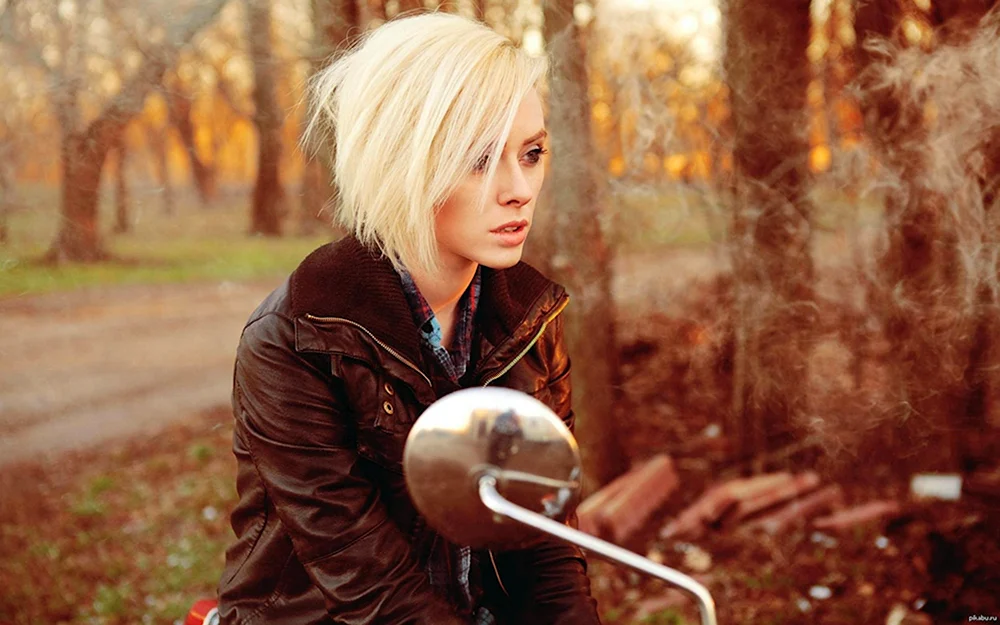 Herbstblond von hinten
