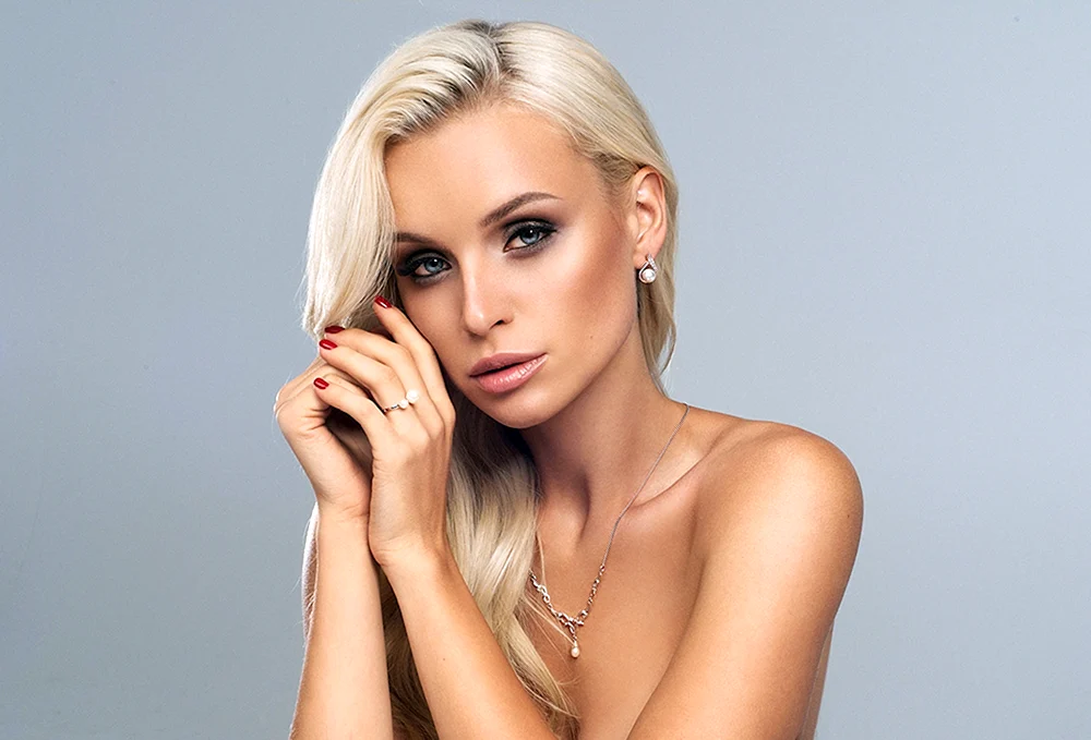 Model Ekaterina Enokaeva