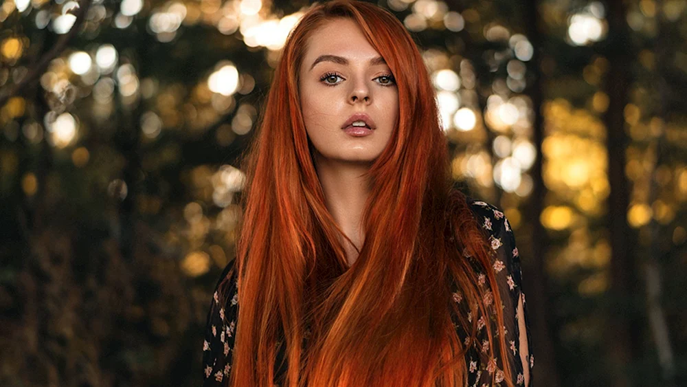 Model Katrin Kühn rothaarig