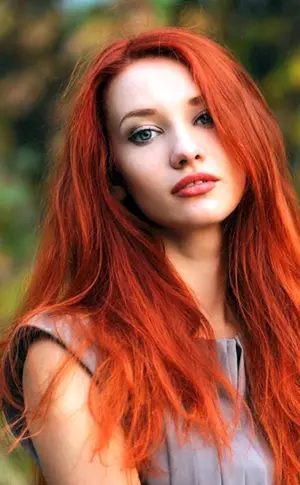 Model Catherine Kuehn rothaarig