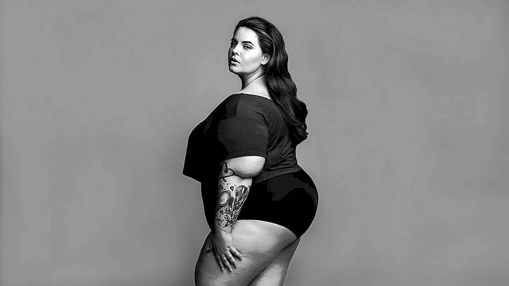 Plus-Size Model Tess Holiday