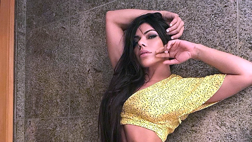 Model Suzy Cortez