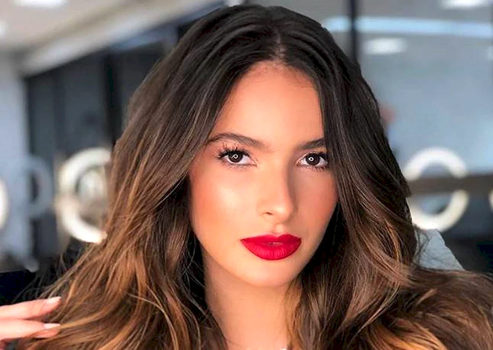 Balayage Färbung auf dunklem Haar