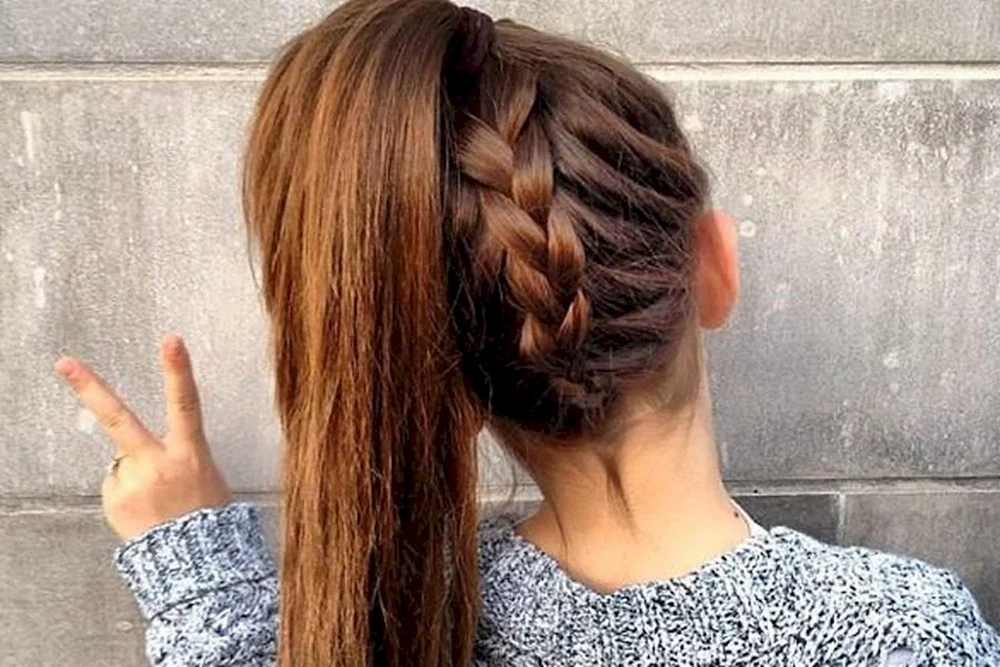 Modefrisuren mit Zöpfen