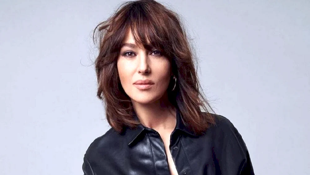 Monica Bellucci mit Kurzhaarschnitt