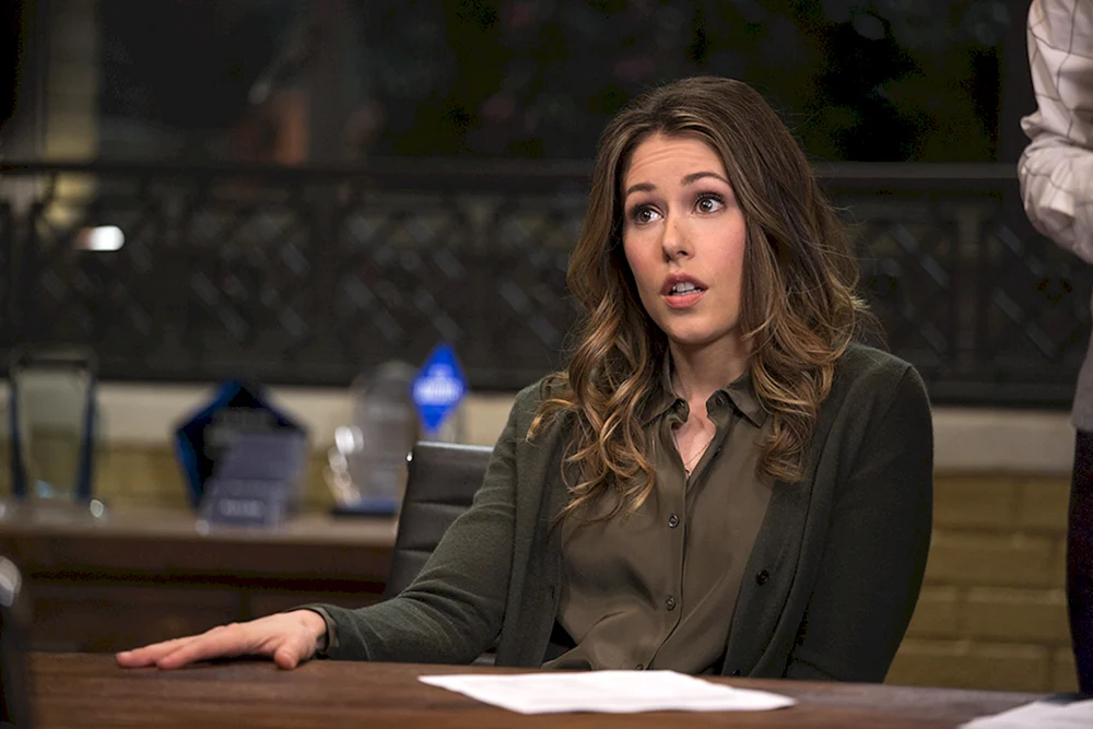 Monica. Silicon Valley Amanda Crew Augenlid Adalyn