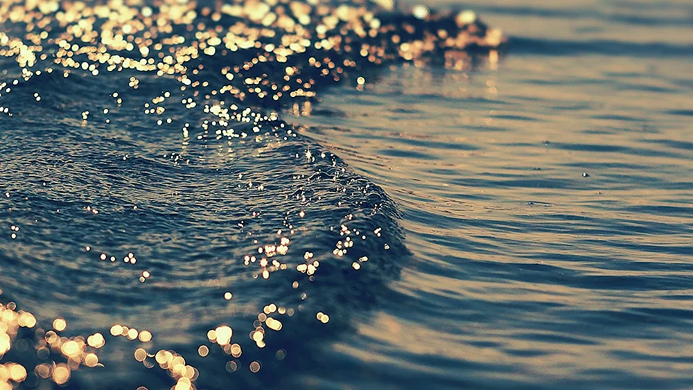 Sonnenblendung auf dem Wasser