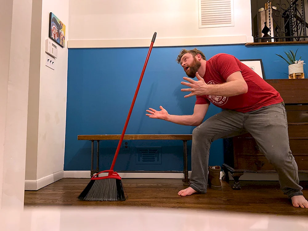 Mann mit Mop