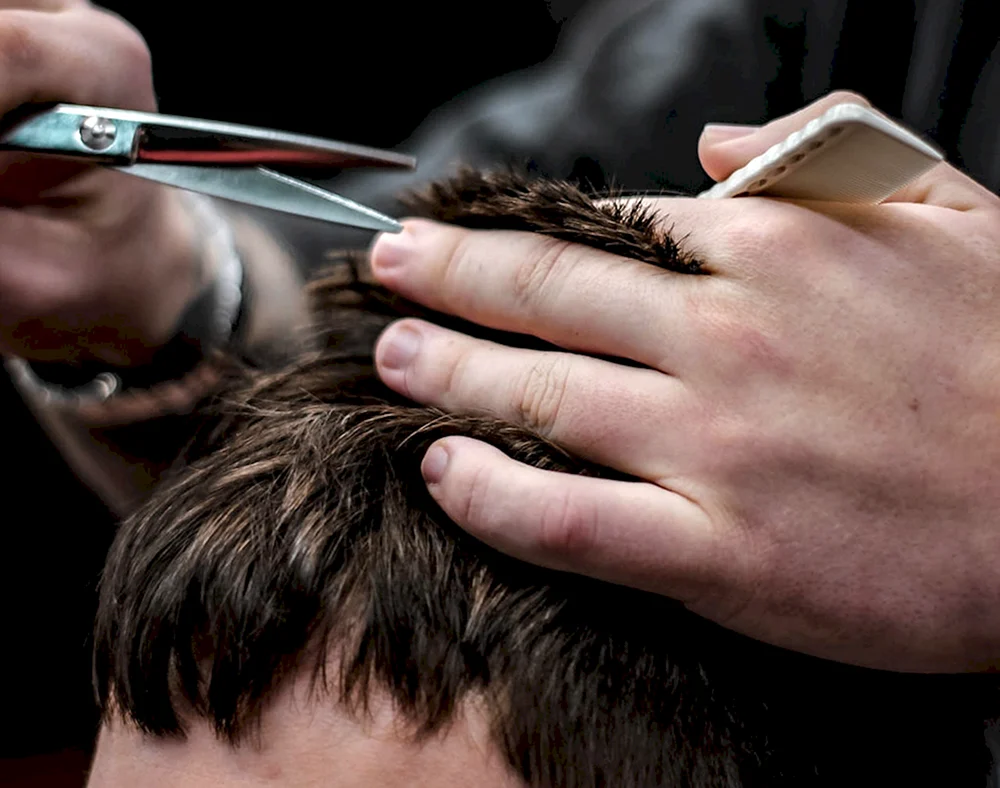 Herrenhaarschnitt Foto beim Friseur