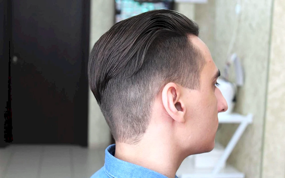 Herrenfrisuren am Hinterkopf