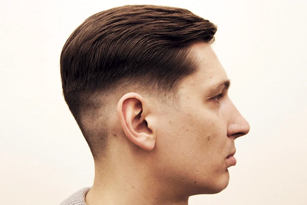 Pompadour-Haarschnitt für Männer