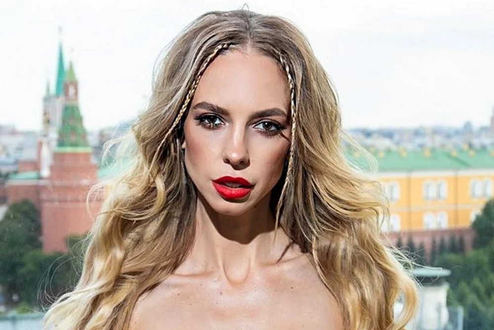 Nadia Syssoeva Komödie Frau
