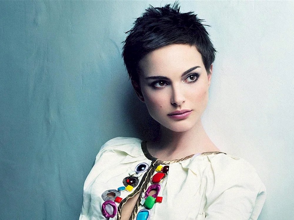 Natalie Portman Pixie