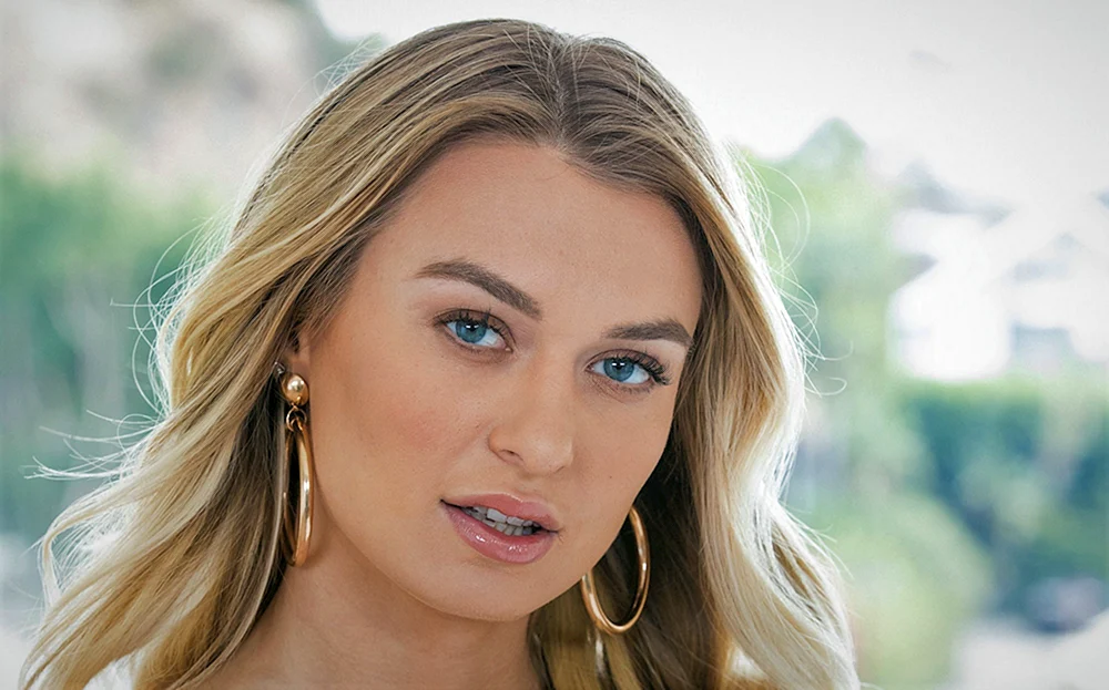 Natalia Starr in erotischen Dessous