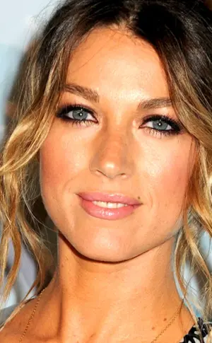 Natalie Zea