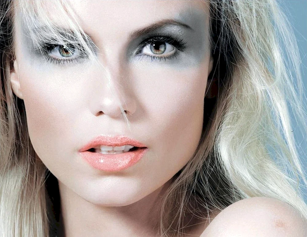 Natasha Poly photo