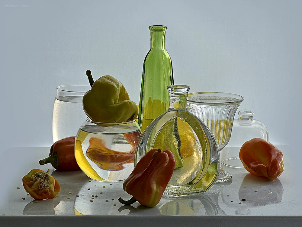 Stillleben mit Glasgeschirr