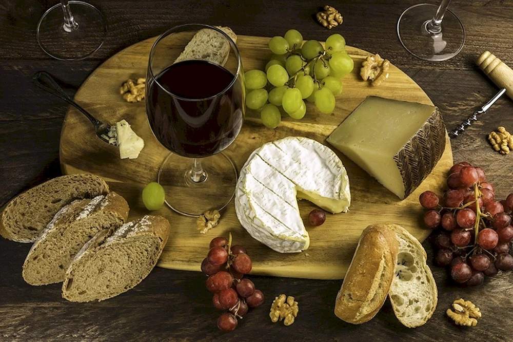 Wein- und Käsestilleben