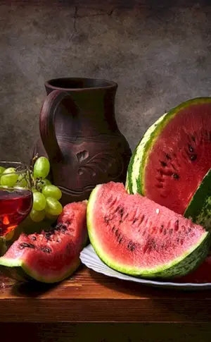 Stilleben Wassermelone Weintrauben Krug Olga Bazanova