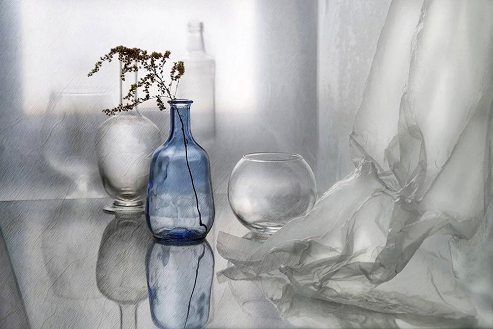 Stilleben mit Glasgeschirr