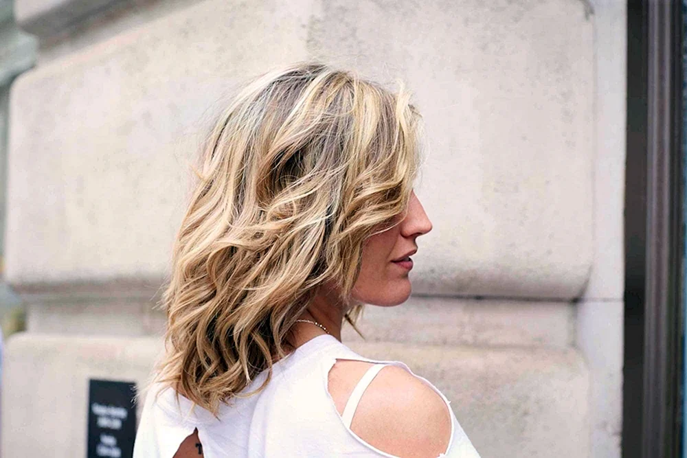 Schlaffe Bob-Locken
