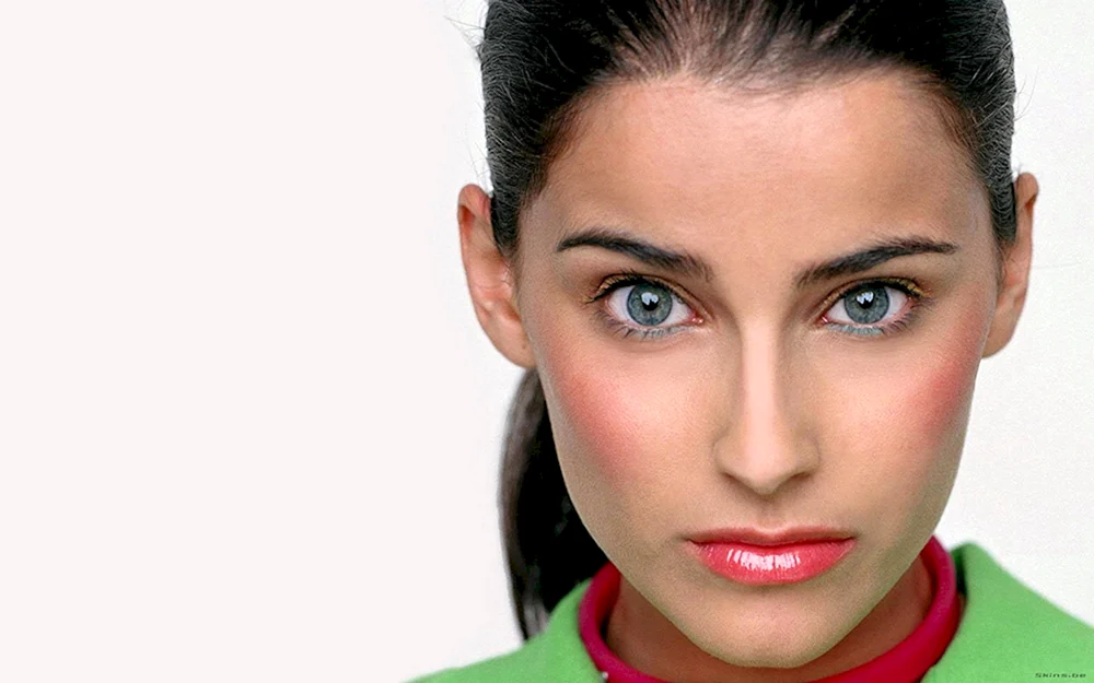 Nelly Furtado 2004