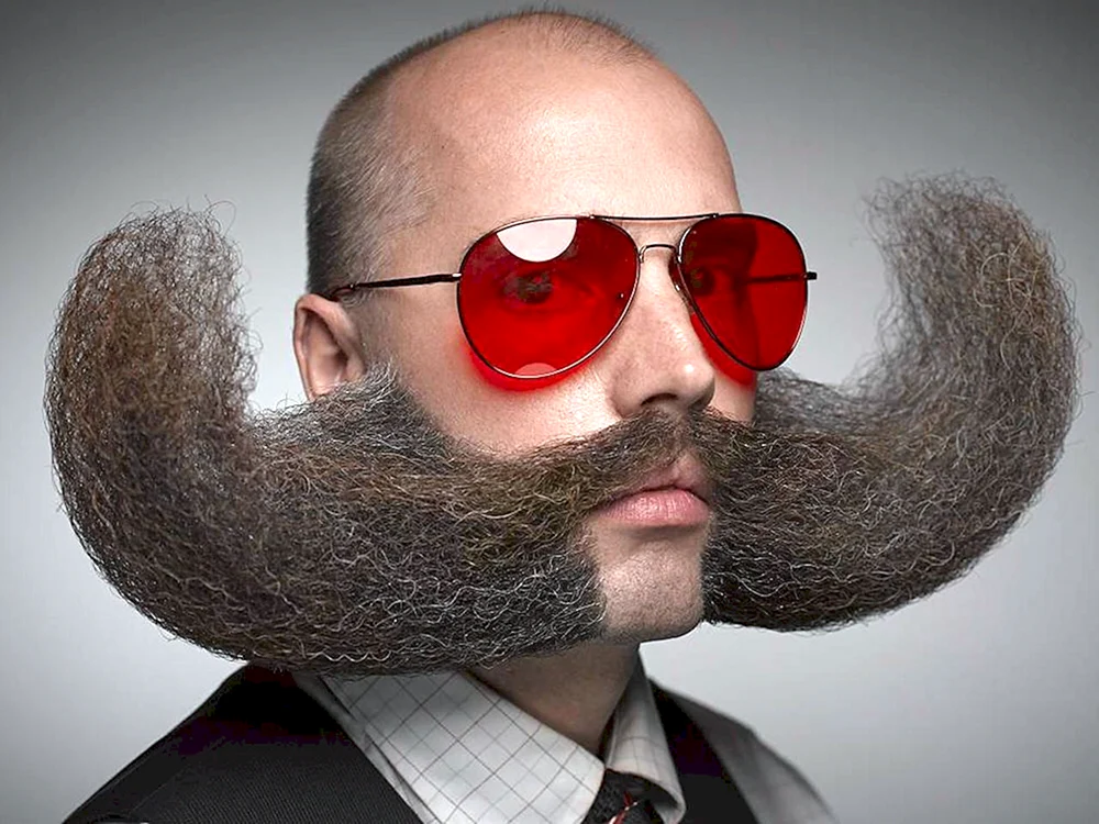 Ungewöhnliche Haarschnitte Bärte