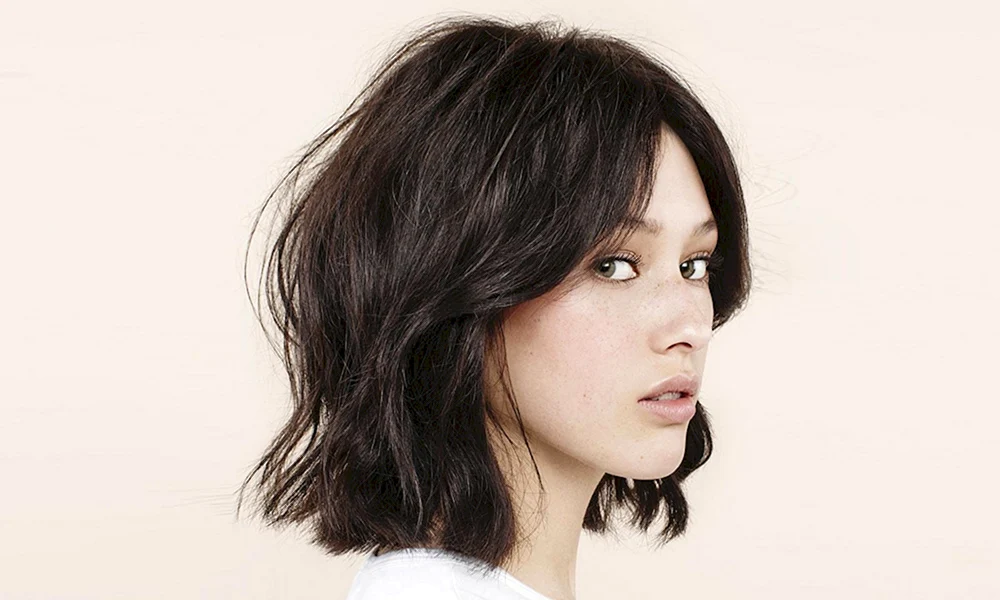 Ungewöhnliche Haarschnitte für mittleres Haar