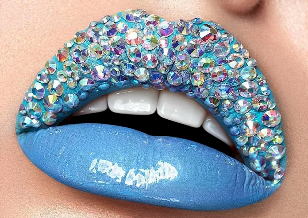 Ungewöhnliches Lippen-Makeup