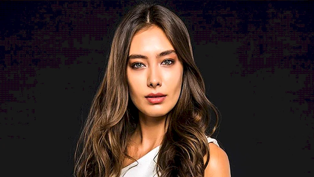 Neslihan Atagül Schauspielerin