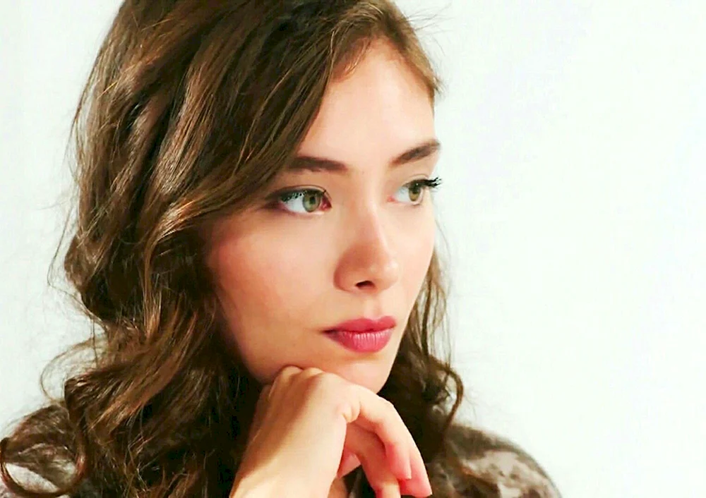 Neslihan Yellan