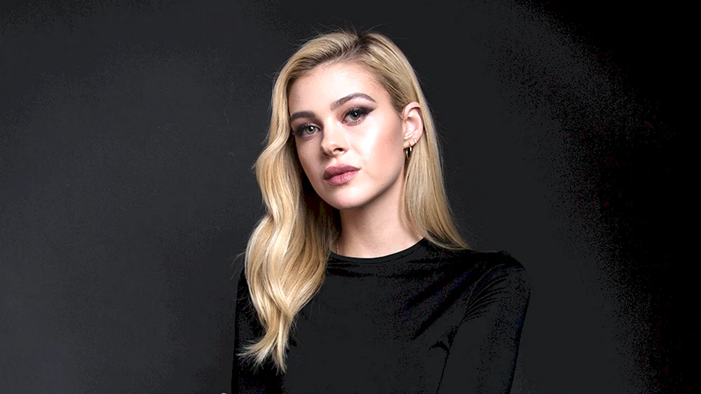 Nicola Peltz