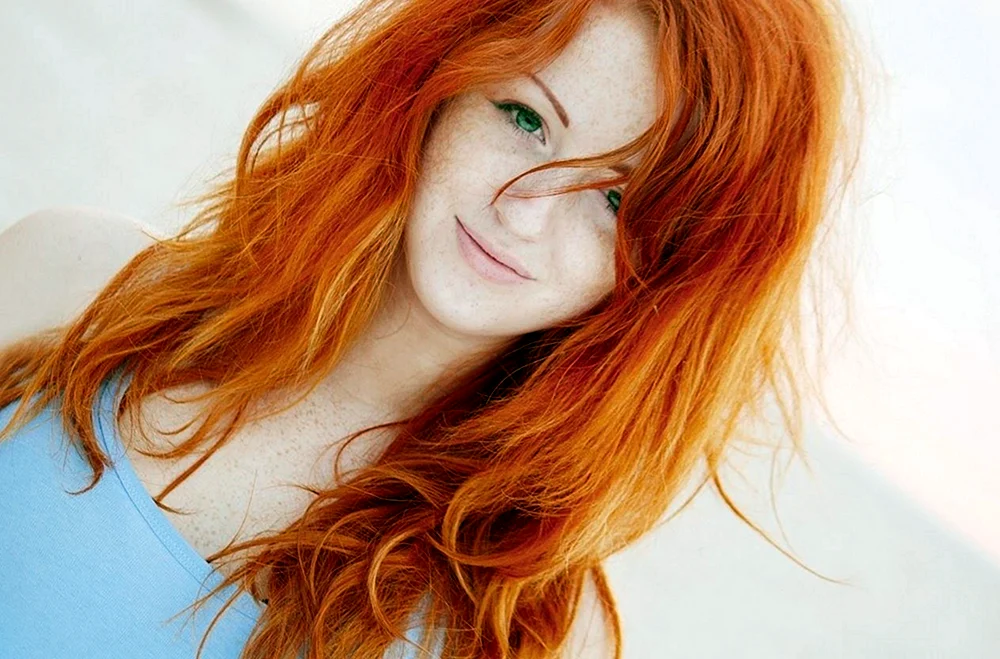 Nina Burns rotes Haar