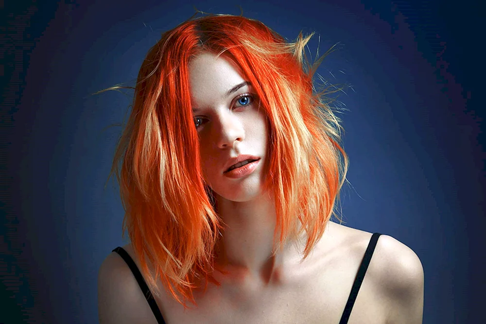 Nina Burns rotes Haar