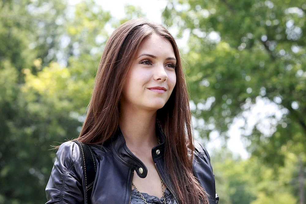 Nina Dobrev